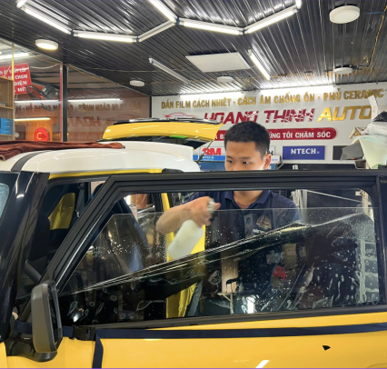 DÁN PHIM CÁCH NHIỆT 3M TẠI HOÀNG THỊNH AUTO 