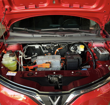 VỆ SINH KHOANG MÁY TẠI HOÀNG THỊNH AUTO 